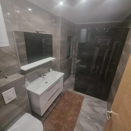Veni Apartment *